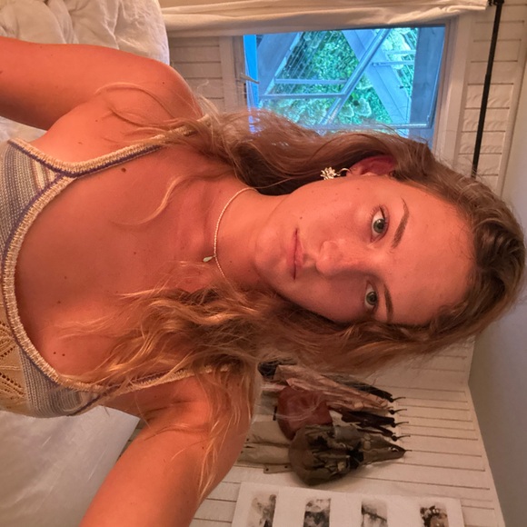 Dominique - Picture 2 of 2